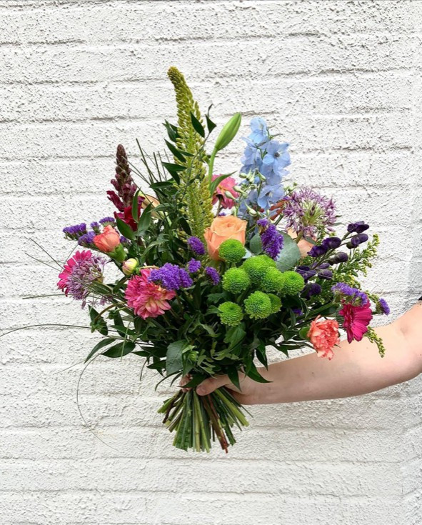 Multifarvet variationsbuket