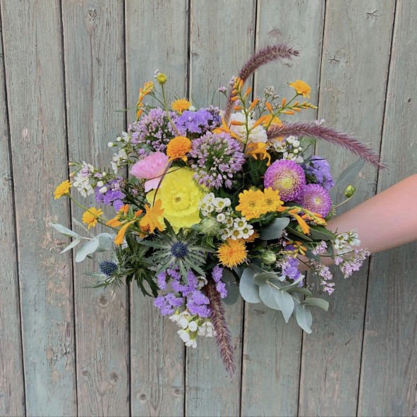 Vild multifarvet brudebuket