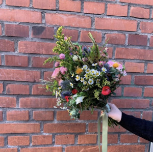 Høj markstyle brudebuket