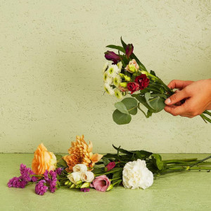 Floristens valget buket (lav, tæt)